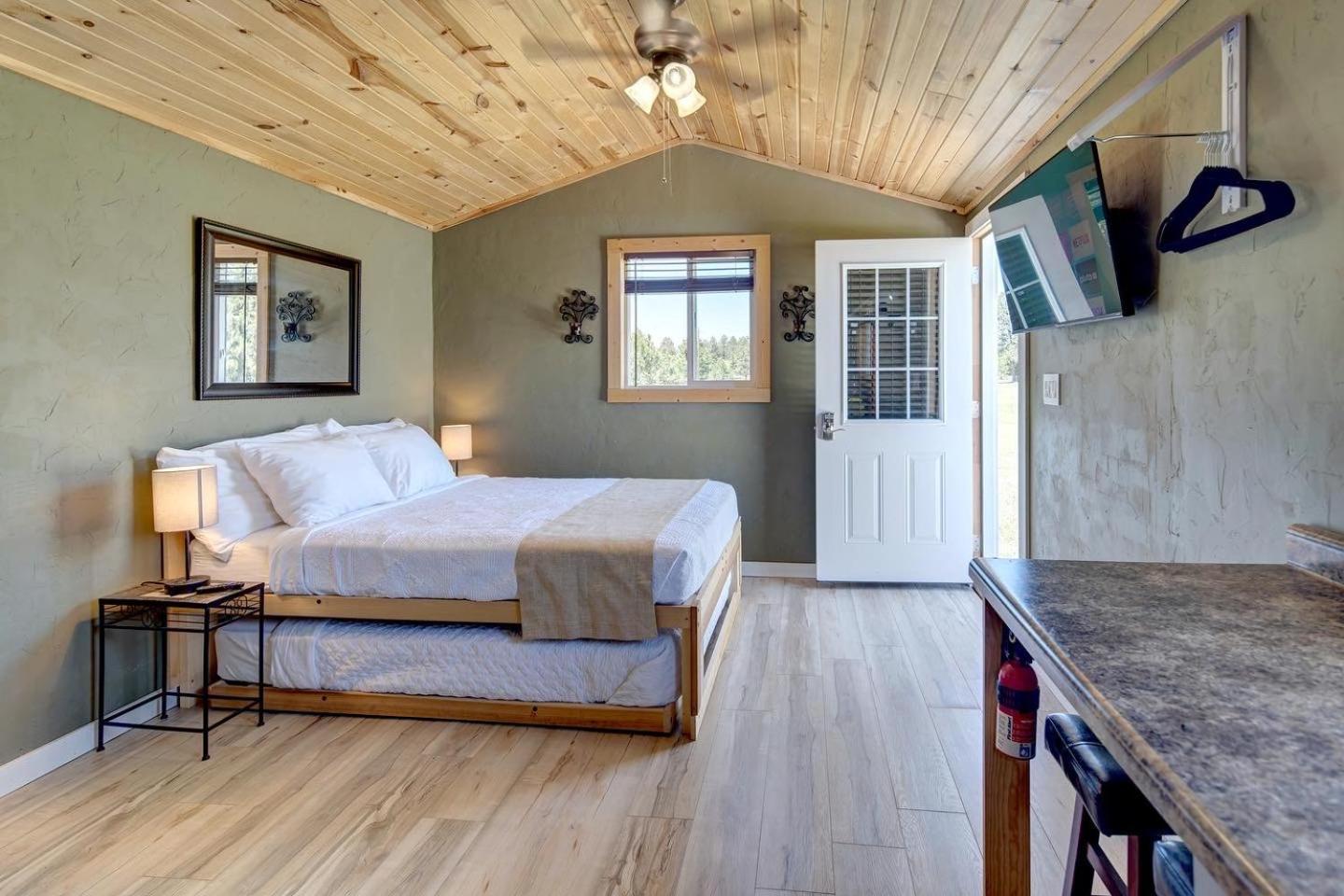 Eagle'S Landing Lodge Custer Exterior foto